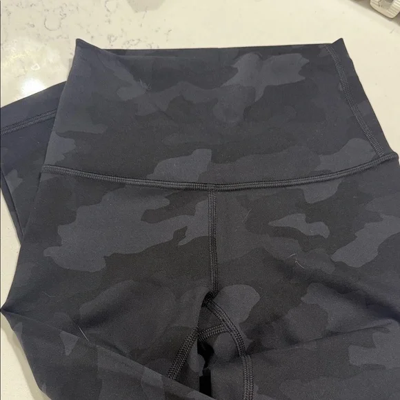 lululemon athletica Black Camouflage Leggings - Picture 2 of 3